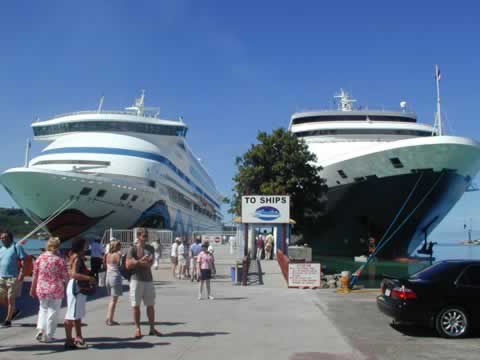 Dueling Ships